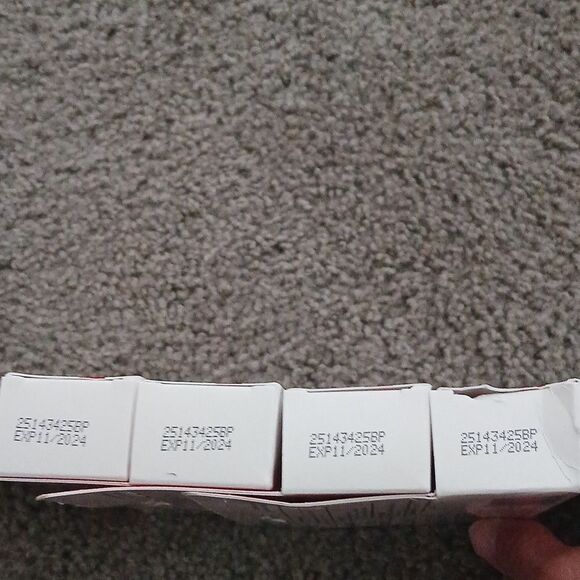 Aquaphor Itch Relief Ointment, 1% Hydrocortisone Anti Itch Skin Ointment… - Picture 4 of 6